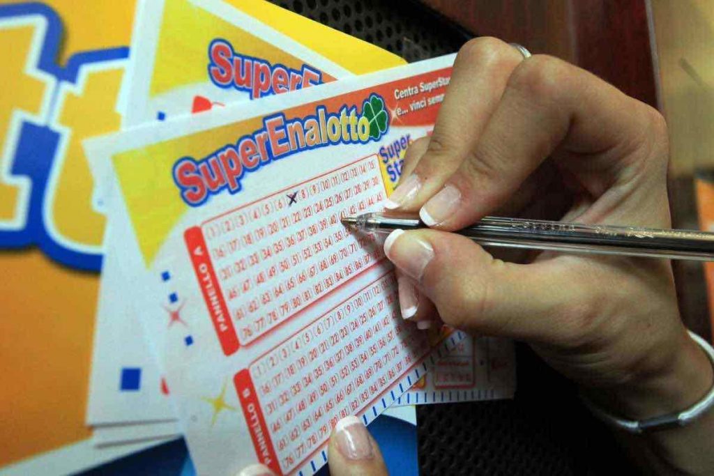 Superenalotto e Lotto 19 gennaio 2021: Jackpot e tutti i ...